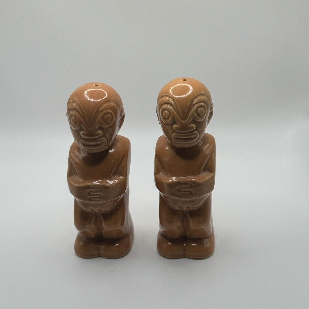Vintage TRADER VIC'S Retro TIKI Ceramic Salt & Pepper Shaker Set Figurines Japan - Picture 2 of 5
